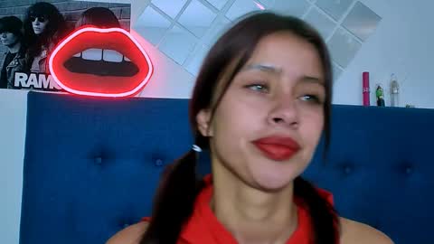 Snapshot of sofiia_tay chatting on 11, 9, 2025 sofiia_tay online show from 11, 9, 2025