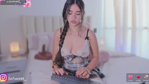 Snapshot of sofiscott_ chatting on 15, 12, 2025 Sofia online show from 15, 12, 2025