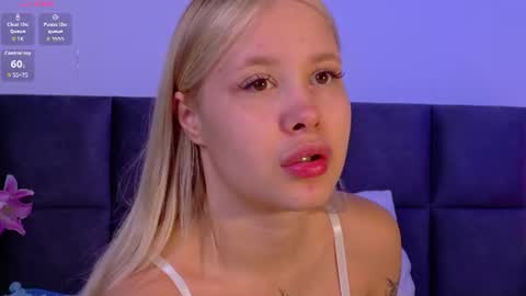 Snapshot of softangelxkisses chatting on 25, 7, 2026 Angelina online show from 25, 7, 2026