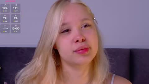 Snapshot of softangelxkisses chatting on 27, 7, 2026 Angelina online show from 27, 7, 2026