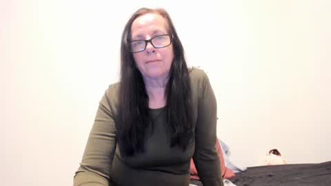 Soft Peach Goddess online show from 16, 1, 2026