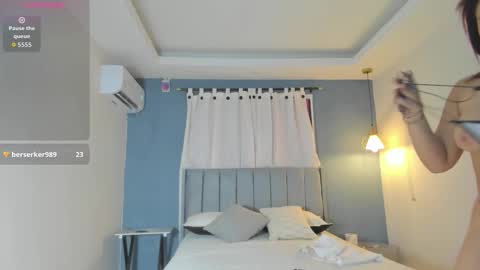 Snapshot of sofy_star_ chatting on 5, 2, 2026 Laura online show from 5, 2, 2026