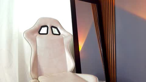 sofy west online show from 23, 11, 2025