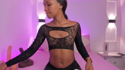 Snapshot of sofynovoa chatting on 21, 4, 2026 online show from 21, 4, 2026