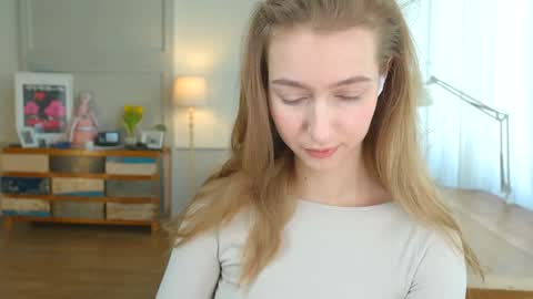 Bella online show from 2, 2, 2025