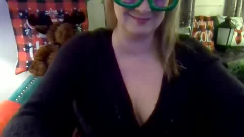 Snapshot of solesticia chatting on 19, 12, 2024 solesticia online show from 19, 12, 2024