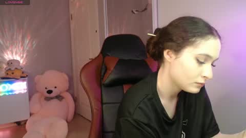 Snapshot of solitudebby chatting on 18, 4, 2026 Becky online show from 18, 4, 2026
