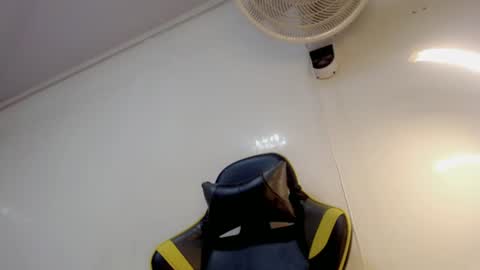 Snapshot of sombra_18 chatting on 23, 7, 2026 ESTEBAN online show from 23, 7, 2026