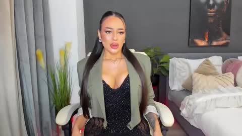 Sonia  Rey online show from 23, 11, 2025