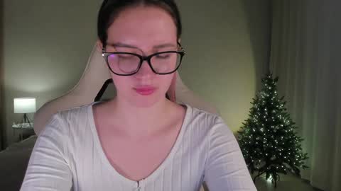 sonia_moon_ online show from 8, 12, 2024