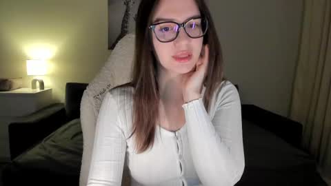 sonia_moon_ online show from 2, 3, 2025