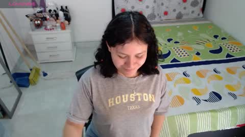 Snapshot of sonialatin69 chatting on 8, 4, 2026 sonialatin69 online show from 8, 4, 2026