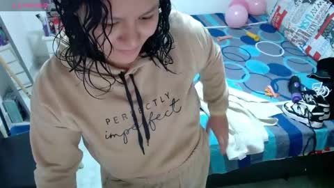 Snapshot of sonialatin69 chatting on 15, 4, 2026 sonialatin69 online show from 15, 4, 2026