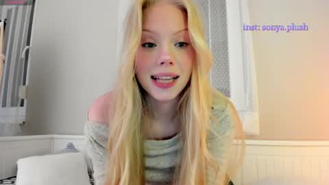 Snapshot of sonyaplush chatting on 20, 5, 2026 Sonya Instagram Twitter sonyaplushgirl OnlyFans sonyaplush online show from 20, 5, 2026