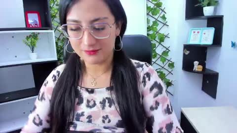 Snapshot of sophi_hardd chatting on 24, 4, 2026 sophi_hardd online show from 24, 4, 2026