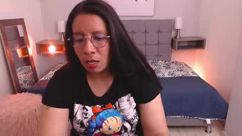  Sophia  online show from 10, 9, 2025