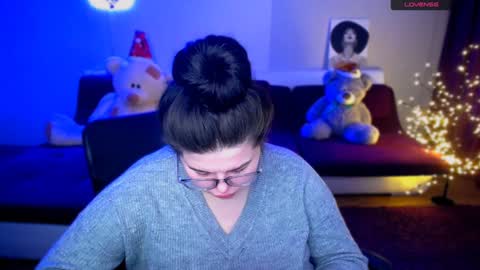 sophia__olsen online show from 4, 12, 2024