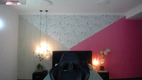 sophia_brunette21 online show from 14, 10, 2025