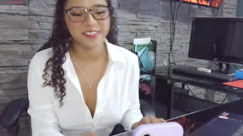 sophia_brunette21 online show from 14, 3, 2026