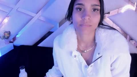 Sophia Paris online show from 5, 12, 2025