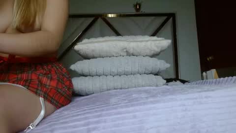 SophiaLee online show from 17, 1, 2026