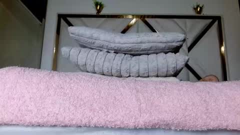 SophiaLee online show from 15, 2, 2026