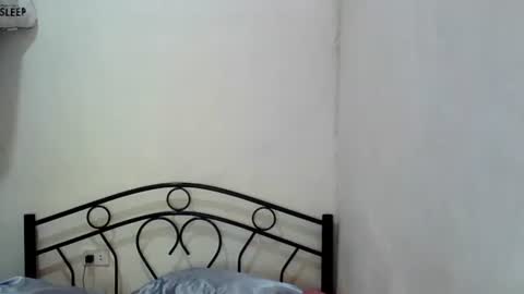 sophialaurel online show from 2, 12, 2025