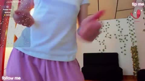 Snapshot of sophiamiller6 chatting on 24, 4, 2026 sophiamiller6 online show from 24, 4, 2026