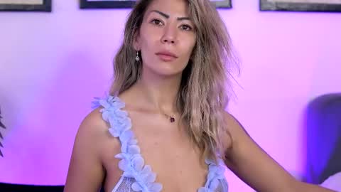 Snapshot of sophiapotts chatting on 4, 6, 2026 Sophie online show from 4, 6, 2026