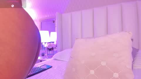 SophiaSmiths online show from 21, 11, 2025