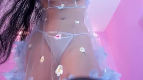 Snapshot of sophiatrista chatting on 16, 10, 2025 S O P H I A online show from 16, 10, 2025