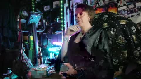 Snapshot of sophie198013 chatting on 11, 6, 2026 Sophie Satin1980 online show from 11, 6, 2026