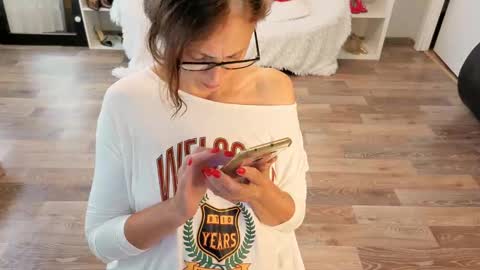 Snapshot of sophie_caring chatting on 12, 9, 2025 Sophie online show from 12, 9, 2025