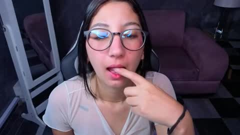 sophie_jones_b online show from 6, 4, 2026