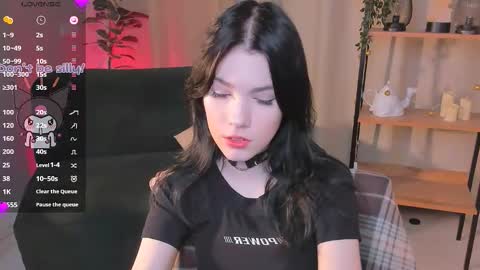 sophie_nomenal_ online show from 2, 10, 2025