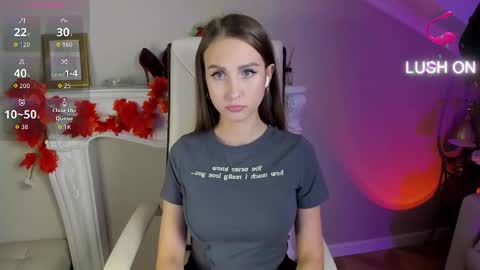 Snapshot of sophie_rocks chatting on 2, 10, 2025 Sophie online show from 2, 10, 2025