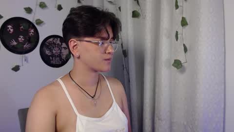 Snapshot of sophie_ross1 chatting on 20, 11, 2025 sophie_ross1 online show from 20, 11, 2025