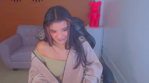 Snapshot of sophie_t_ chatting on 18, 12, 2024 Sofia online show from 18, 12, 2024