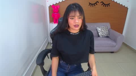 Snapshot of sophie_t_ chatting on 11, 2, 2025 Sofia online show from 11, 2, 2025