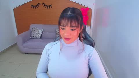 Snapshot of sophie_t_ chatting on 14, 2, 2025 Sofia online show from 14, 2, 2025