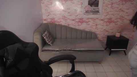 Snapshot of sophie_t_ chatting on 19, 2, 2025 Sofia online show from 19, 2, 2025