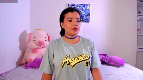 Snapshot of sophie_t_ chatting on 9, 9, 2025 Sofia online show from 9, 9, 2025