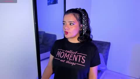Snapshot of sophie_t_ chatting on 4, 10, 2025 Sofia online show from 4, 10, 2025