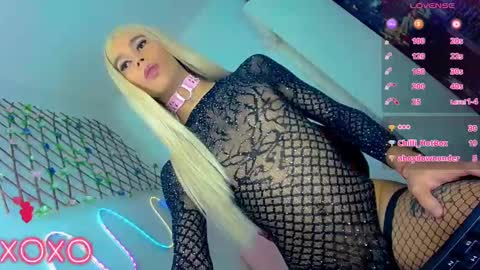 Snapshot of sophie_vall chatting on 10, 9, 2025 sophie_vall online show from 10, 9, 2025