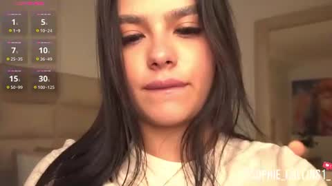 Snapshot of sophiecollins_1 chatting on 25, 7, 2026 Sophie online show from 25, 7, 2026
