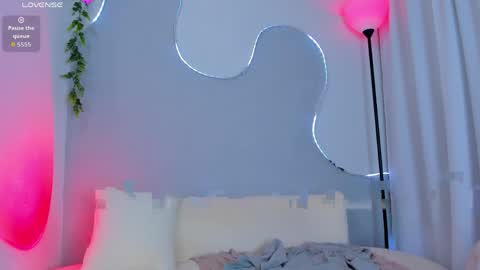 Sophie online show from 2, 4, 2026