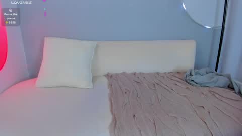 Snapshot of sophiee_s chatting on 6, 6, 2026 Sophie online show from 6, 6, 2026