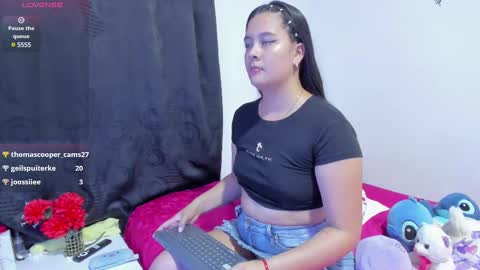 Sophie Woods  online show from 19, 2, 2025