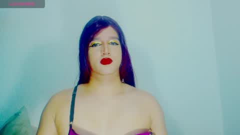 Snapshot of sophiehillsxo chatting on 7, 5, 2026 sophiehillsxo online show from 7, 5, 2026