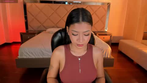 Sophie Houston online show from 4, 3, 2026